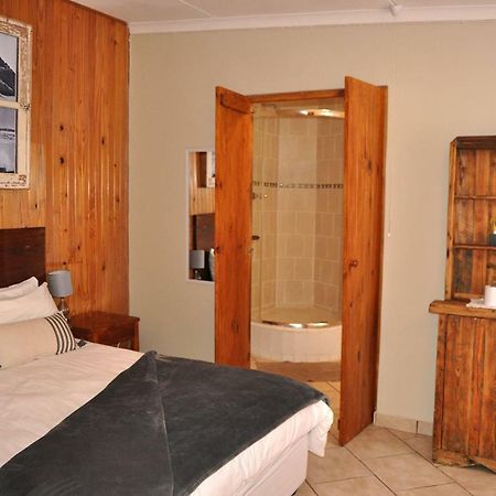 Obelix Guesthouse Людеріц Екстер'єр фото
