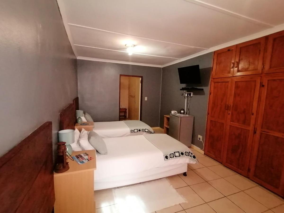 Obelix Guesthouse Людеріц Екстер'єр фото